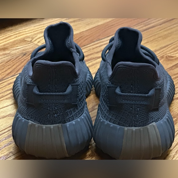 Yeezy Boost 350 V2 Cinder Non Reflective - Picture 2 of 5